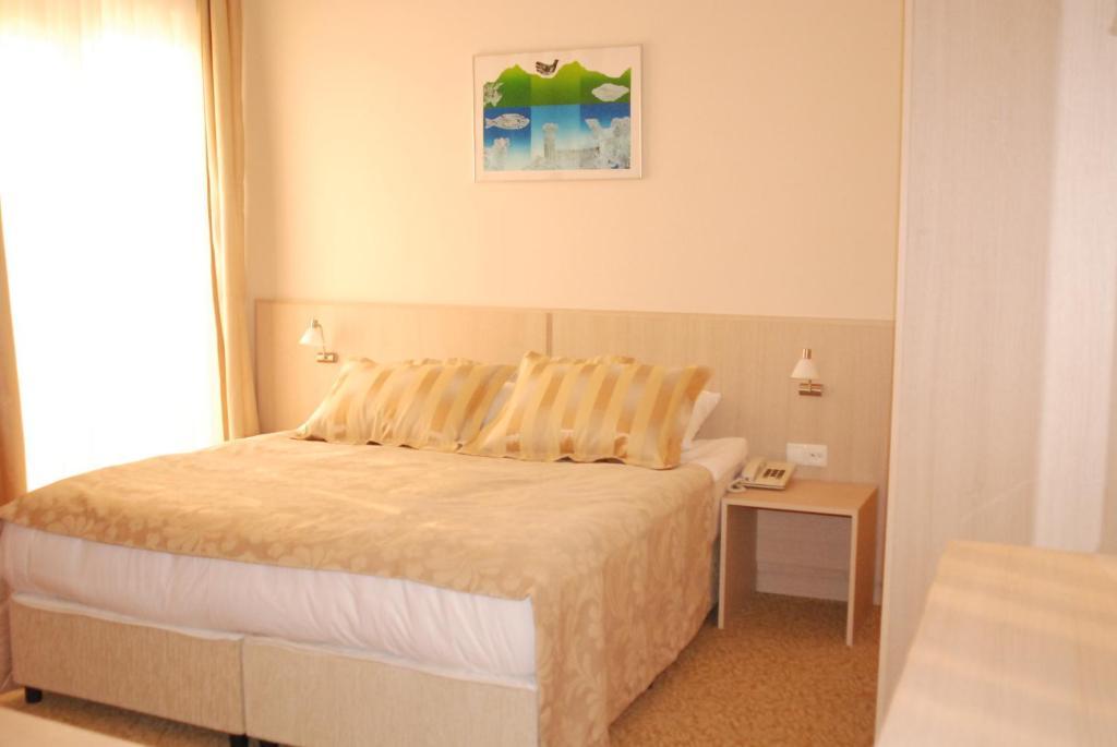 Hotel Suix Lara Antalya Kamer foto