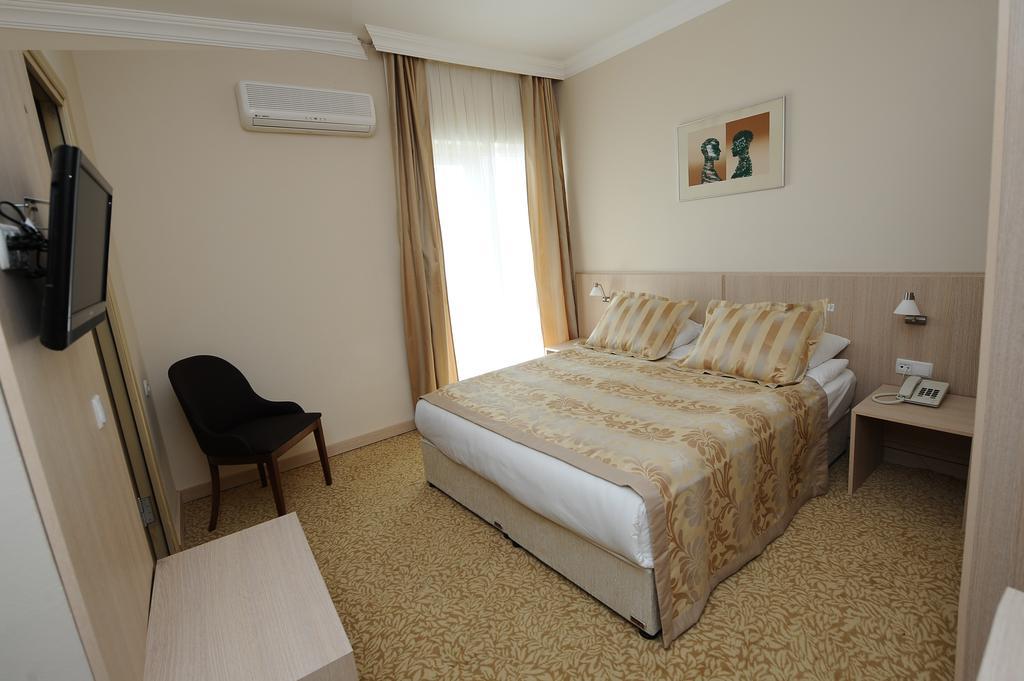 Hotel Suix Lara Antalya Buitenkant foto